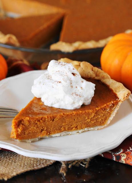 Bourbon Whipped Cream Recipe, Fall Pies Recipes, Haupia Pie, Bourbon Whipped Cream, The Best Pumpkin Pie, Pumpkin Pie From Scratch, Classic Pumpkin Pie Recipe, Pumpkin Cream Pie, Classic Pumpkin Pie