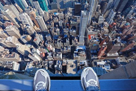 http://www.dreamstime.com/stock-photos-feet-edge-tall-building-image24580133 New York Rooftop, Friends Experience, Welcome To My Life, New York October, Building Photo, New York Photography, Nyc Aesthetic, Manhattan Skyline, Nyc Trip