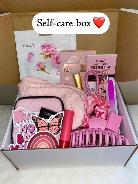 Makeup Box Gift Ideas, Skin Care Gift Basket Ideas, Self Care Box Ideas Gift, Skin Care Gift Box Ideas, Self Care Baskets, Girly Gift Baskets, Self Care Gift Basket, Eos Chapstick, Self Care Basket