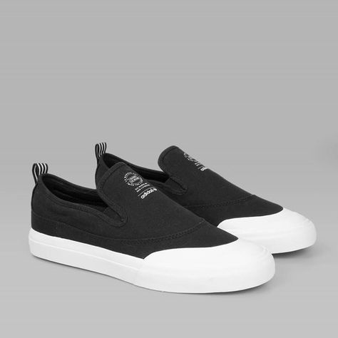 Adidas Slip On, Adidas Matchcourt, Adidas Skateboarding, Black Shoes Men, Kicks Shoes, Shoes Too Big, Casual Leather Shoes, Trendy Sneakers, Sneakers Men Fashion