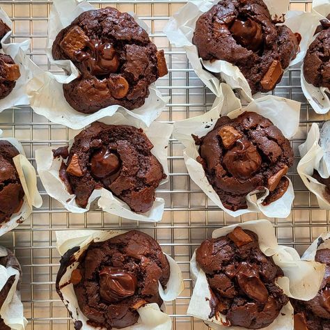 Olympic Village Chocolate Muffin Recipe, Olympic Chocolate Muffin Recipe, Olympic Chocolate Muffin, Olympic Muffins, Paris Desserts, Chocolate Muffins Recipe, Dessert Breads, Chocolate Muffin Recipe, Chocolate Muffin