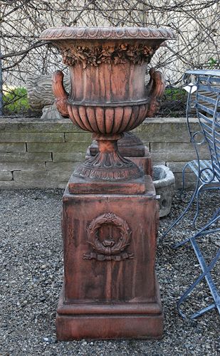 English Cast Stone Terra Cotta Blanchard Urn Online Garden Store Small Landscaping, Iron Vase, Antique Urn, Iron Rust, Flower Urn, Garden Obelisk, Southern Garden, Garden Urns, Urn Planters