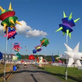 lanterns-canada2 Balloon Advertising, Music Festival Decorations, Neon Circus, Festival Installation, Inflatable Art, Sensory System, Hanging Stars, Lighting Decoration, Fringe Festival