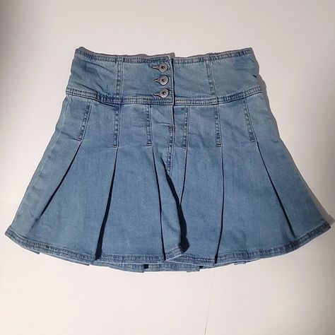 Denim Plaid Skirt, Pleated Denim Skirt Outfit, 2000s Denim Skirt, Denim Skirt Pattern, Dream Closet Clothes, 80s Skirts, Flared Denim Skirt, Teen Jeans, Stranger Things Outfit