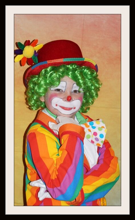 Clown Face Paint, Iphone Wallpaper Pinterest, Circus Costumes, Clown Face, Joker Face, Circus Costume, Clown Faces, Halloween 2023, Clown Makeup