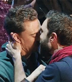 Tom Hiddleston Kiss GIF - TomHiddleston Kiss Bromance - Discover & Share GIFs Hadley Fraser, Men Kissing, Thomas William Hiddleston, Loki Marvel, Loki Thor, The Perfect Guy, Tom Hiddleston Loki, New Images, Chris Hemsworth