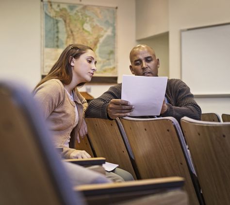 Why College Students Should Attend Office Hours | POPSUGAR Smart Living College Instructor, Stop Obsessing, College Admission Essay, Respect People, College Professor, Admissions Essay, Perfect Resume, Essay Questions, College Admission