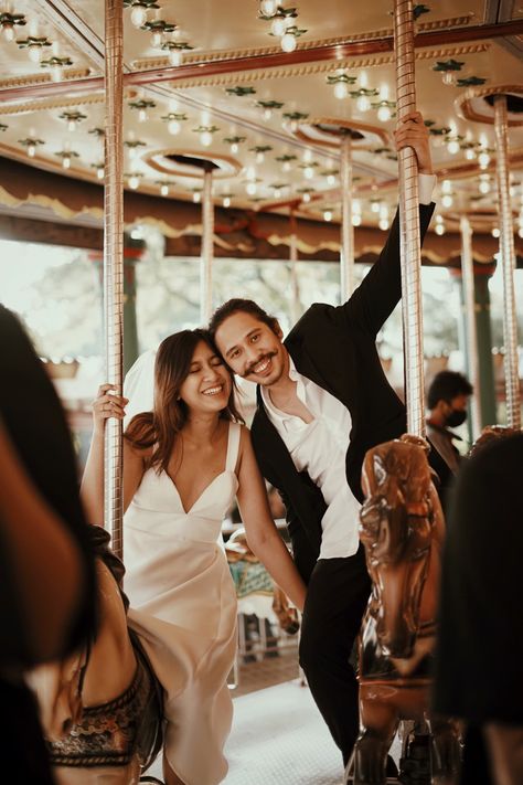 Carousel couple potraits. Carnival Pre-wedding at Dufan Indonesia with suite and white dress. Carousel Photoshoot, Wedding Couple Photoshoot, Carousel Wedding, Cute Engagement Photos, Outdoor Wedding Photos, Couple Photoshoot, Engagement Photo Inspiration, Pre Wedding Photoshoot, Wedding Couple