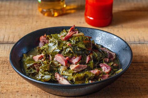 Southern Style Collard Greens Recipe Best Collard Greens Recipe, Cooking Collard Greens, Greens With Bacon, Greens Recipe Soul Food, Collard Greens With Bacon, Southern Style Collard Greens, Southern Collard Greens, Collard Greens Recipe, Southern Recipes Soul Food