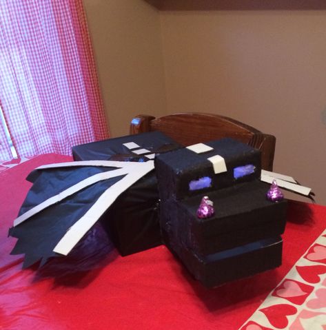 Minecraft  Ender Dragon Valentine Box-2017 Blaine's Ender Dragon Valentines Boxes, Dragon Valentines Boxes, Valentine Minecraft, Minecraft Valentine Box Ideas, Boy Valentines Boxes Diy, Dragon Valentine, Minecraft Dragon, Minecraft Valentines, Valentine Box Ideas