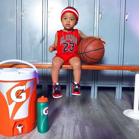 PARK👶🏽 on Instagram: "Sporty Loyal🏀" Basketball 6 Month Pictures, Baby Boy 1st Birthday Photoshoot, Basketball Photoshoot, 2nd Birthday Boy, Half Birthday Baby, Basketball Baby, 2nd Birthday Boys, 1st Birthday Photoshoot, Basketball Shooting