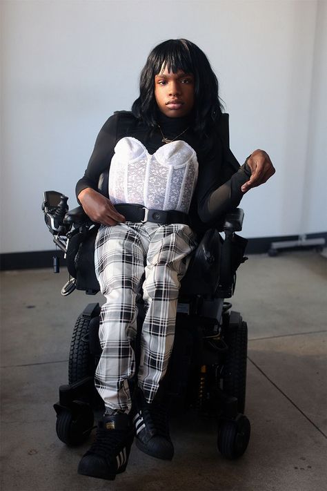 Disabled in Fashion: 6 Models on Ableism and Their Style | Who What Wear Disabled Models, Disabled Fashion, Wheelchair Fashion, Youre Like Really Pretty, About Business, Human Poses Reference, The Fashion Industry, Fashion Industry, Basic Outfits