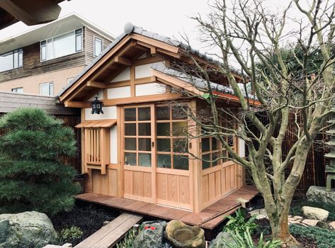 Japanese Roof Design, Japanese Garden House, Ancient Japanese Architecture, Japanese Cottage, Japanese Roof, Tea House Design, Japanese Garden Landscape, Japanese Home Design, Japanese Tea House