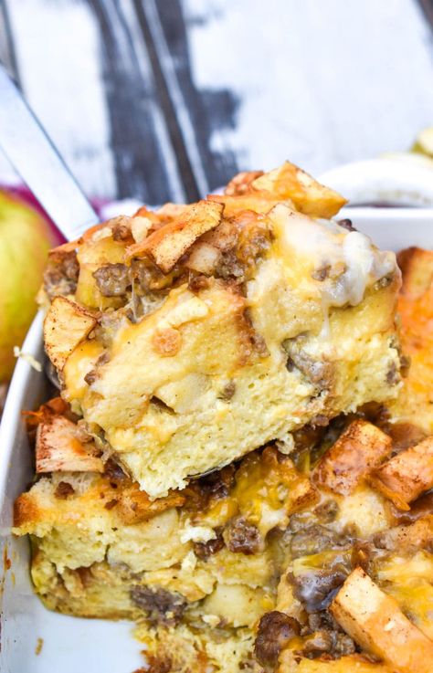 Cheesy Sausage Apple Breakfast Casserole - The Quicker Kitchen Maple Sausage Breakfast Casserole, Easy Sausage Breakfast Casserole, Apple Sausage Recipes, Apple Breakfast Casserole, Blueberry Croissant Bake, Easy Breakfast Casserole Sausage, Apple French Toast Bake, Sausage Egg Bake, Apple French Toast