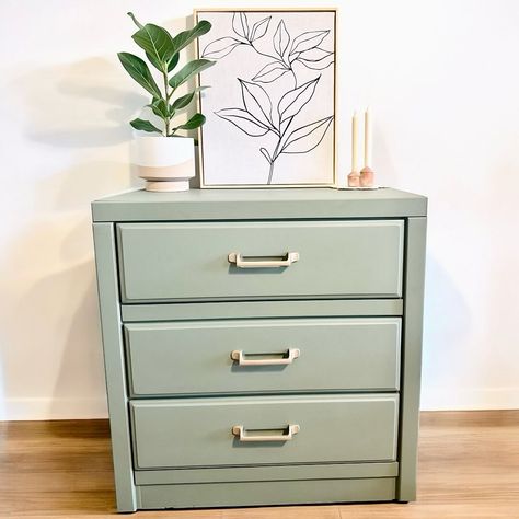 SOLD Vintage solid wood 3-drawer dresser by Lea Furniture - Refinished in Fusion Mineral Paint in the color “Carriage House” - a beautiful sage green with a soft matte finish. Dimensions: 30”L x 31.5”H x 18”D ••••••••• Message to claim or linked link in my bio 🫶🏼 3 Drawer Dresser, Cottage Kitchens, Fusion Mineral Paint, Carriage House, Mineral Paint, Drawer Dresser, 3 Drawer, Refinishing Furniture, Sage Green