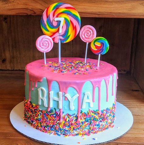 Lollipop Themed Birthday Party, Birthday Cake With Lollipops, Lollipop First Birthday, Birthday Cake Lollipop, Lollipop Birthday Party Ideas, Birthday Cake For 4 Year Girl, Birthday Cakes For 11 Year Girl, Lollipop Cake Birthday, Birthday Cake For 8 Year Girl