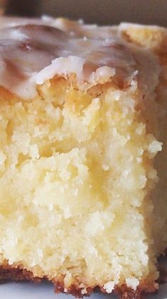 Vanilla Cake Mix Recipes, Easy Vanilla Cake, French Vanilla Cake, Lemon Brownies, Moist Vanilla Cake, Lemon Dessert Recipes, Vanilla Cake Mixes, Salty Cake, Vanilla Cake Recipe