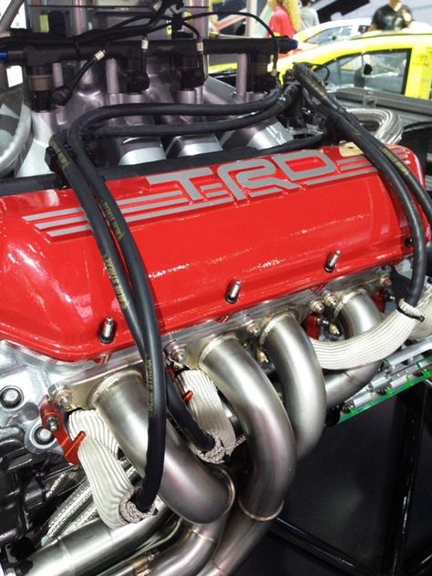 NASCAR Toyota racing engine 850hp Nascar Engine, Cars Engine, Race Engines, Vintage Race Car, Vintage Racing, Racing Cars, Car Engine, Nascar, Race Cars