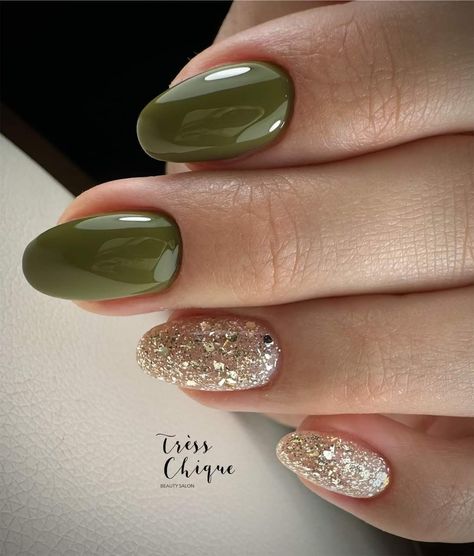 Olive Green Gel Nails Short, Green And Neutral Nails, Olive Fall Nails, November Nails Green, Nails Color Palette, Nails Olive, Fur Nails, Fall Almond Nails, Nail Inspired