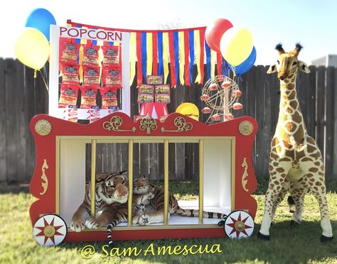 Circus tiger cage- tiger cage- circus carnival birthday- circus party- circus cage- circus cake table-circus theme party- circo-  circus balloons- circus animals Tiger Cage Carnival Party, Circus Table Decor, Circus Cage, Circus Vbs, Carnival Animals, Circus Balloons, Circus Bedroom, Pto Events, Circus Tiger