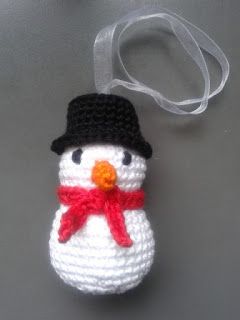 Funny Snowman, Crochet Snowman, Snowmen Patterns, Crochet Christmas Ornaments, Christmas Crochet Patterns, Crochet Lovers, Crochet Instructions, Christmas Crochet, Crocheted Item