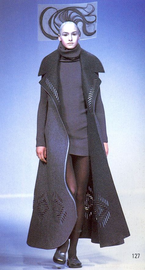 Junko Koshino Fall/Winter 1999 Junko Koshino, Structural Fashion, Japan Fashion, Aurora Sleeping Beauty, Fall Winter, Neon, Fashion Outfits, Japan, Disney Princess