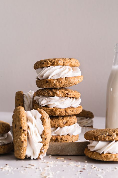 Oatmeal Cookies Sandwich, Vegan Sandwich Cookies, Oatmeal Pie Cookies, Gluten Free Vegan Baking, Oatmeal Sandwich Cookies, Mini Recipes, Sandwich Cookies Filling, Vegan Oatmeal Cookies, Dessert Book