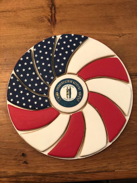 Commonwealth of Kentucky Platter Cookie Cookies Platter, Cookie Platters, Patriotic Cookies, Platter Ideas, Holiday Platters, Wreath Cookies, Cookie Platter, Sugar Cookie Royal Icing, Decorating Cookies