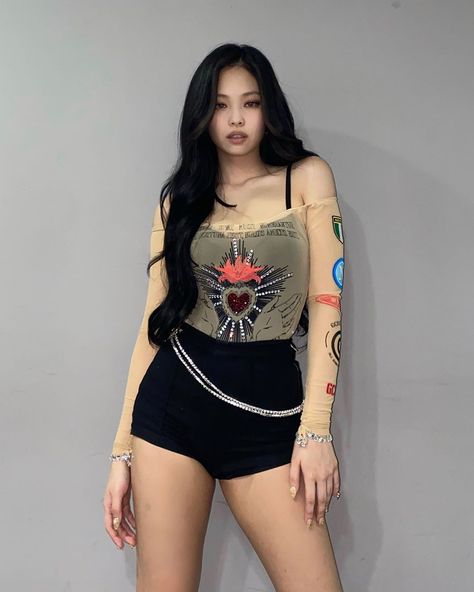 jennie pics. on Twitter: "jennierubyjane… " Jennie Kim Blackpink, Kim Jisoo, Blackpink Photos, Black Pink Kpop, Blackpink Fashion, Kpop Outfits, Stage Outfits, Blackpink Jennie, Rappers