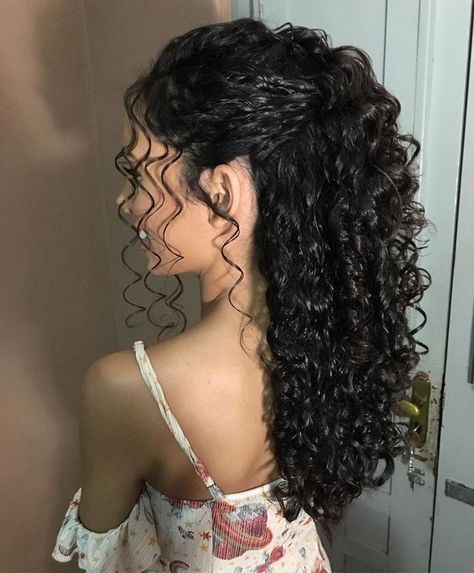 Fancy Hairstyles For Curly Hair, Fancy Curly Hairstyles, Styling Hair Extensions, Short To Long Hair, Quinceanera Hairstyles, Hairstyles For Curly Hair, Fancy Hairstyles, Prom Hairstyles, Quinceanera