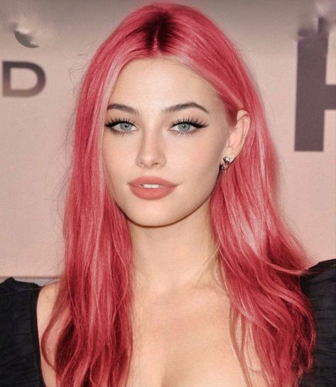 Blue And Pink Hair, Celtic Warriors, Fotos Goals, Bold Makeup, Action Film, Color Hair, Great Hair, Pink Hair, Fashion Makeup