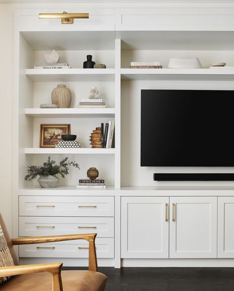 Built In Tv Wall Unit Modern, Stand Decoration Ideas, Modern Media Wall, Tv Wall Unit Designs, Shelving Decor, Built In Wall Units, Wall Unit Designs, Long Living Room, Built In Shelves Living Room