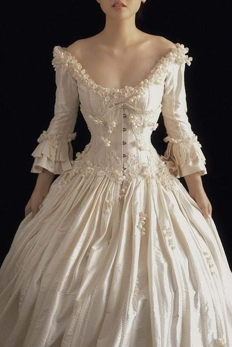 Royalcore Dress, Tying Knots, Victorian Era Fashion, Gaun Fashion, Aesthetic Dress, Vintage Wedding Dress, Old Fashion Dresses, Dream Wedding Ideas Dresses, Fantasy Gowns