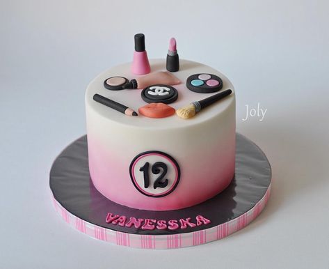 Cosmetic Cake Ideas, Makeup Cake Ideas, Make Up Cakes Birthdays Girly, Cosmetics Cake, Nail Polish Cake, Makeup Birthday Cakes, Mac Cake, Spa Cake, Girly Birthday Cakes