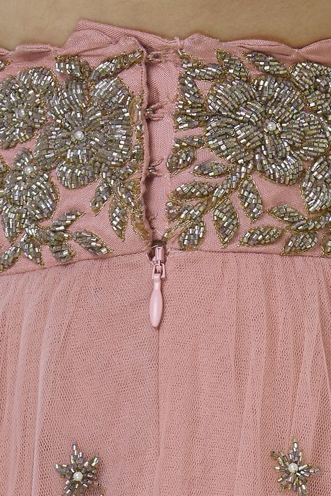 Mrunalini Rao Blouses, Hand Embroidery Lehenga Designs, Mrunalini Rao Lehenga, Mrunalini Rao, Embroidery Fashion Detail, Wedding Lehenga Designs, Hand Beaded Embroidery, Hand Embroidery Dress, Designer Kurti Patterns