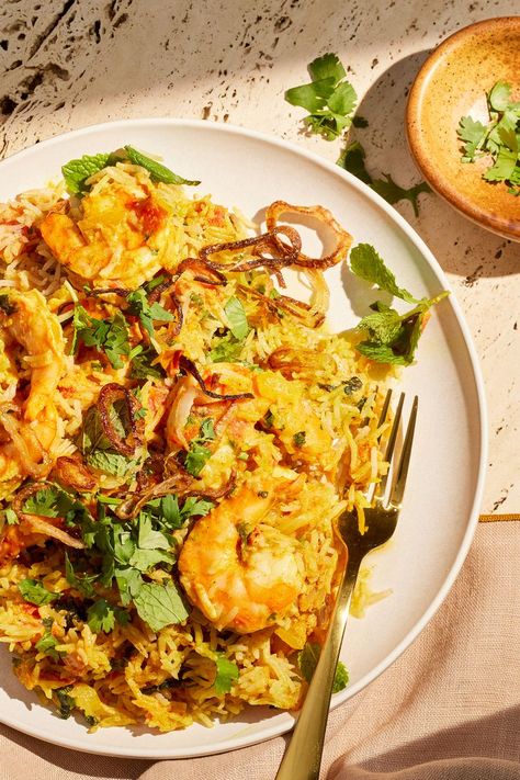 Shrimp Biryani Rice And Tomato Sauce, Biryani Rice Recipe, Shrimp Biryani, Rice Basmati, Seafood Shrimp, Biryani Rice, International Dishes, Marinated Shrimp, Biryani Recipe