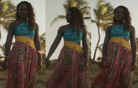 Nakia's dress on Black Panther: Wakanda Forever...Am I the only one obsessed with this dress? Who can make me one just like this 😫😍😍 Nakia Black Panther, Panthers Outfit, Black Panther Wakanda Forever, Black Panther Wakanda, Am I The Only One, Wakanda Forever, Cruise Wear, African Clothing, Black Panther