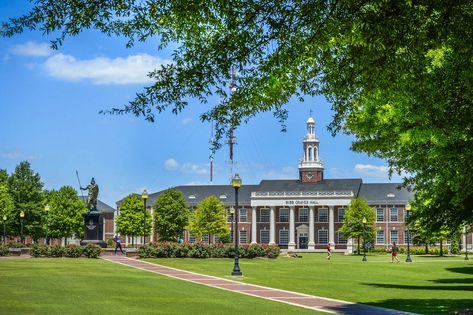 11 Breathtaking Places On Troy University's Campus - The Odyssey Online Anime University, University Background, Troy University, Gavin And Stacey, Class Mates, Luton Town, The Odyssey, 3d Architecture, Breathtaking Places