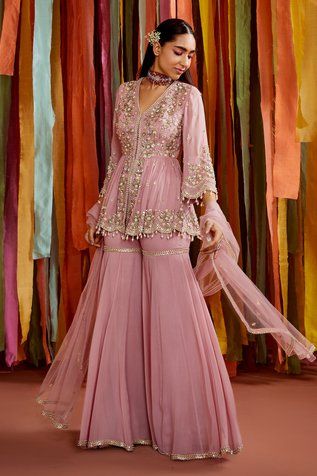 Sister Weding Dress, Luxury Fitted Lavender Sharara, Pink Sharara Look For Wedding, Luxury Semi-stitched Lavender Sharara, Luxury Lavender Embroidered Sharara, Sangeet Sharara Outfits, Luxury Pink Sharara For Eid, Luxury Lavender Sharara For Party, Luxury Lavender Sharara For Festive Occasions