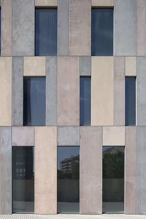 sir david chipperfield architects / edificio diagonal 197, poblenou barcelona Renovation Facade, Hotel Facade, David Chipperfield, Metal Facade, Facade Material, Concrete Architecture, Concrete Facade, Stone Facade, Precast Concrete