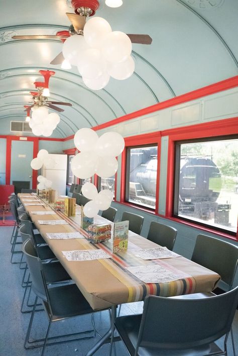 Train Centerpieces Party Tables, Train Birthday Party Table Decor, Train Party Table Decor, Train Centerpiece Ideas, Bundt Birthday Cake, Vintage Train Birthday Party, Vintage Train Party, Train Theme Birthday Party, Thomas The Train Birthday Party