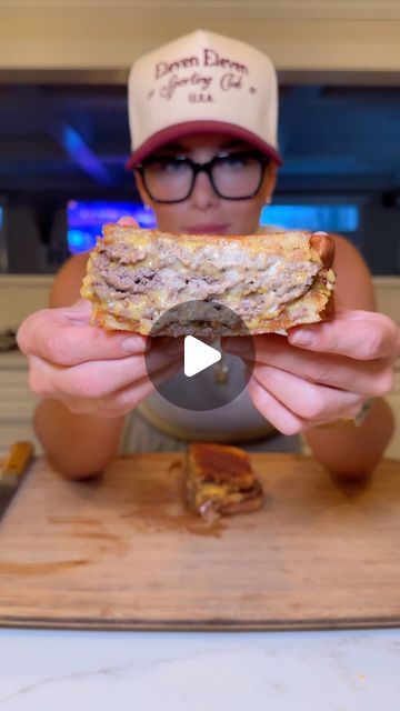 Tessa Sinatro on Instagram: "patty melt 🍔😮‍💨 #recipe #meat #pattymelt #cooking #cheese #bread #dinner" Patty Melt Sauce, Meat Patty Recipe, Patty Melt Recipe, Bread Dinner, Melt Recipe, Patty Melt, Cheese Bread, Sandwiches, Gluten Free