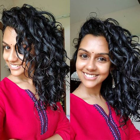 4 ways to refresh curly hair | CurlsandBeautyDiary Refreshing Curly Hair Next Day, Refreshing Curly Hair Without Washing, Curly Hair Day 2 Styling Tips, How To Refresh Curls In The Morning, Next Day Curly Hair Refresh, Refresh Curly Hair Next Day, Refreshing Curls Next Day, How To Refresh Curly Hair In The Morning, Day 2 Curly Hair Refresh