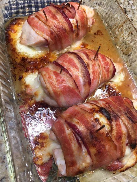 Chicken Stuffed With Cheese, Baked Bacon Wrapped Chicken, Bacon Recipes For Dinner, Bacon Wrapped Chicken Breast, Bacon Dinner, Sausage Recipes For Dinner, Chicken Cordon Bleu Recipe, Cordon Blue, Luncheon Ideas