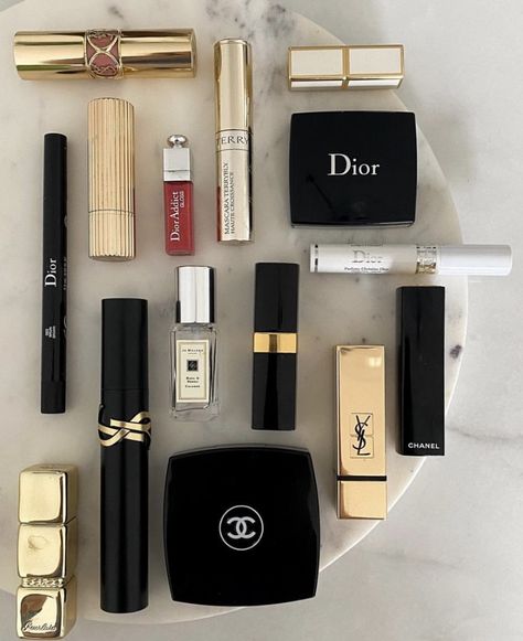 Dior lipoil, Dior lipstick, Dior blush, Dior backstage, Dior makeup, Fragrance collection, Pinterest inspiration, coquette, pink aesthetic
#dioraddict #diorbeauty #Dior #diormakeup #DiorBeautyLovers #DiorLipstick #diorlipmaximizer #MakeupMess #Makeup #minimalmakeup #MakeupFavorites #howtobeauty #beautybloggers #beautylovers #aesthetistt #aesthetic #ａｅｓｔｈｅｔｉｃ #oldmoney #oldmoneyaesthetic #coquette #pinkaesthetics #fragrance #fragrancelover #thatgirl Clean Girl Christmas, Bag Essentials Everyday, Preppy Skincare Products, Girl Christmas List, Clean Girl Essentials, Clean Girl Hair, Girly Things Aesthetic, Cheap Makeup Products, Gloss Dior