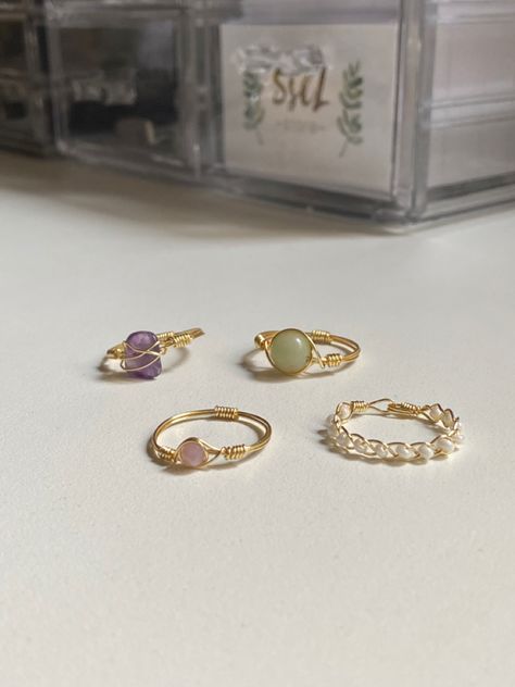 Jewelry Crafts Rings, Selfmade Rings, Ring Ideas Diy, Homemade Rings, Rings Cute, Jewelry Packaging Design, Diy Wire Jewelry Rings, Color Tips, Wire Jewelry Rings