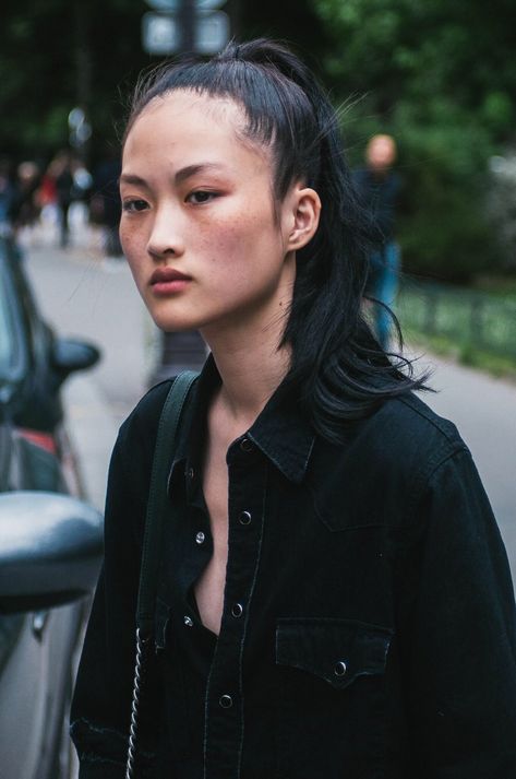 Icelandic Girl, Homo Sapien, Jing Wen, Outfits Minimal, 1000 Faces, Trending Looks, Minimal Streetwear, Human Faces, Side Face