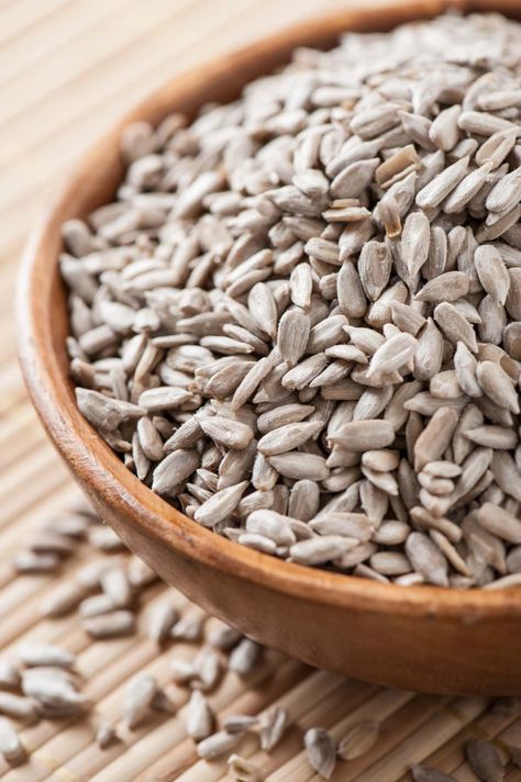 Benefits of Sunflower Seeds Sunflower Seeds Photography, Benefits Of Sunflower Seeds, Sunflower Seeds Benefits, Seeds Benefits, A Lot Of Food, High Calorie Meals, Floral Wallpaper Phone, Nuts & Seeds, Pantothenic Acid