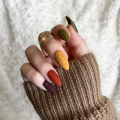 Sweater Nail Ideas, Fall Sweater Nails, Nail Ideas For Fall, Cozy Fall Sweater, Pumpkin Spice Nails, Different Color Nails, Multicolored Nails, Cozy Sweaters Autumn, November Nails