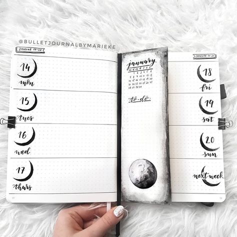 How To Bullet Journal, Bullet Journal 2020, Moon Journal, Bullet Journal Hacks, Bullet Journal Weekly, Bullet Planner, Bullet Journal Mood, Bullet Journal Planner, Bullet Journal Aesthetic